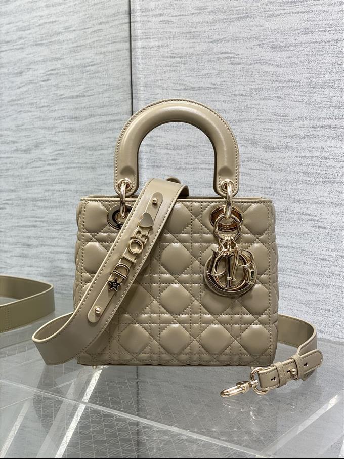 2025228Y700P211611622