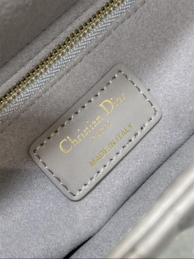 2025228Y700P21161229