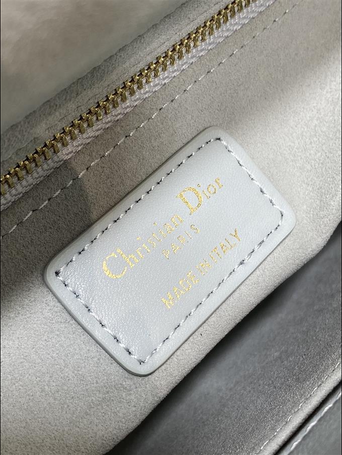 2025228Y700P211612455