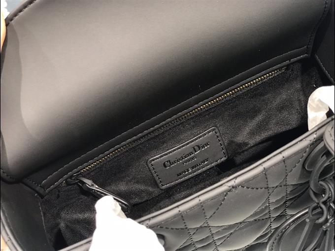 2025228Y700P211612869