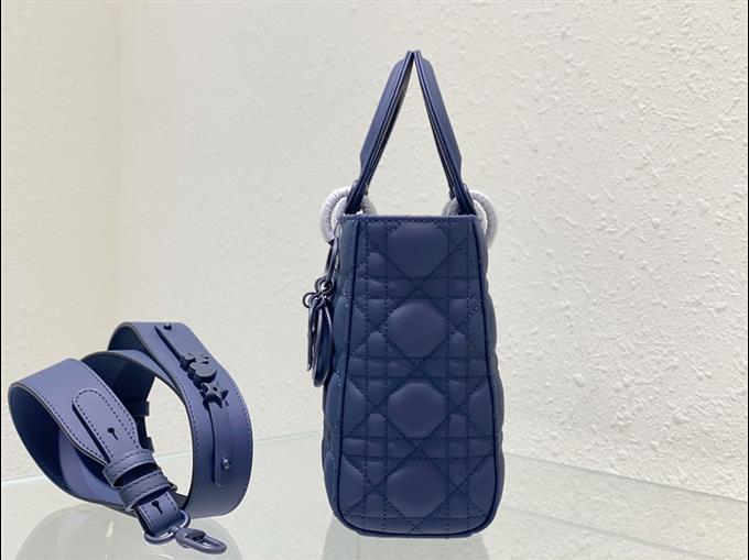 2025228Y700P211613217