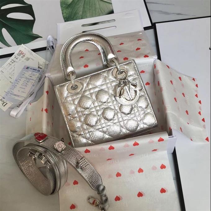 2025228Y700P211613310