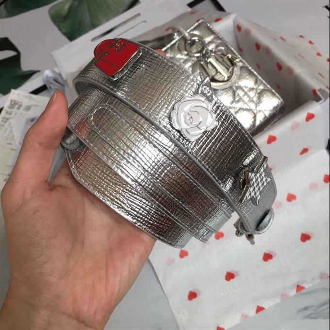 2025228Y700P211613373