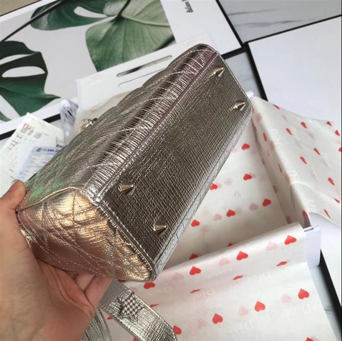 2025228Y700P211613435