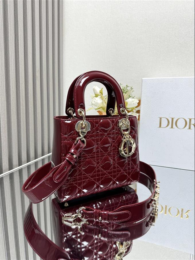 2025228Y700P211619635