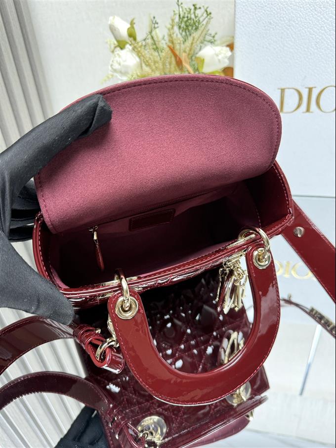 2025228Y700P211619713