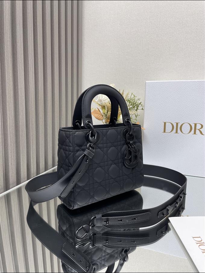 2025228Y700P21167438