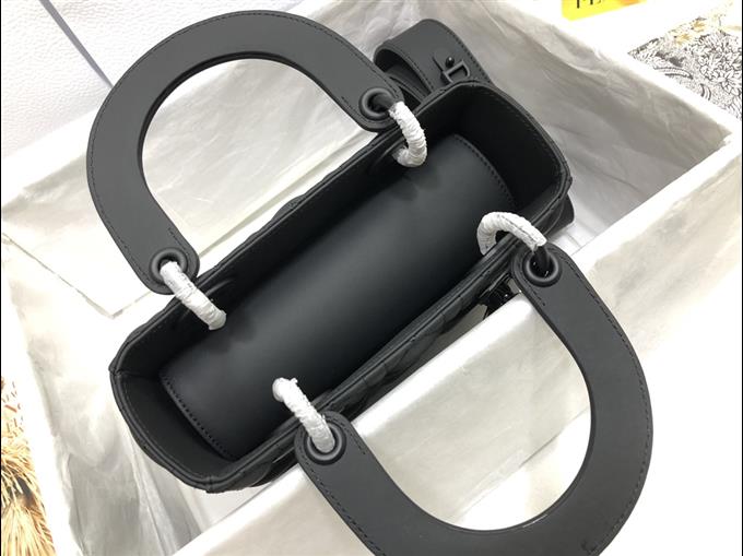 2025228Y700P21168470