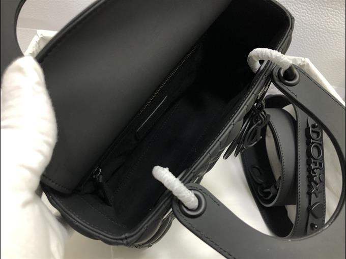 2025228Y700P21168486