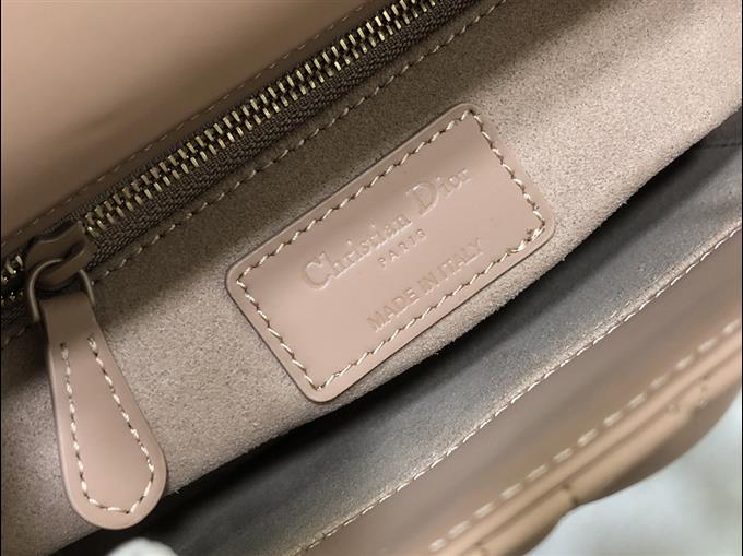 2025228Y700P21168658