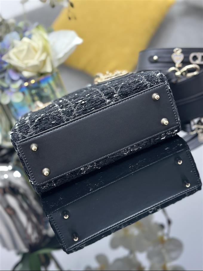 2025228Y700P21168720