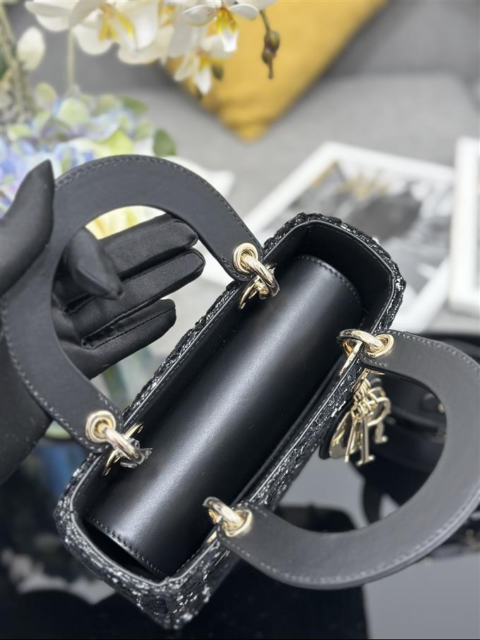 2025228Y700P21168766