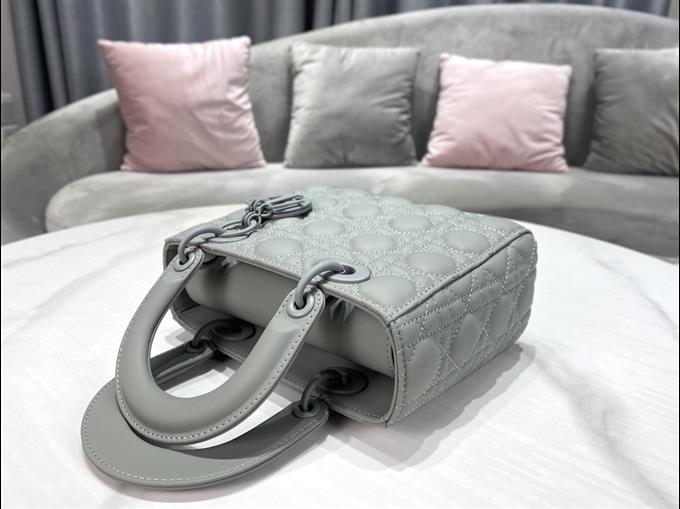 2025228Y700P211723110