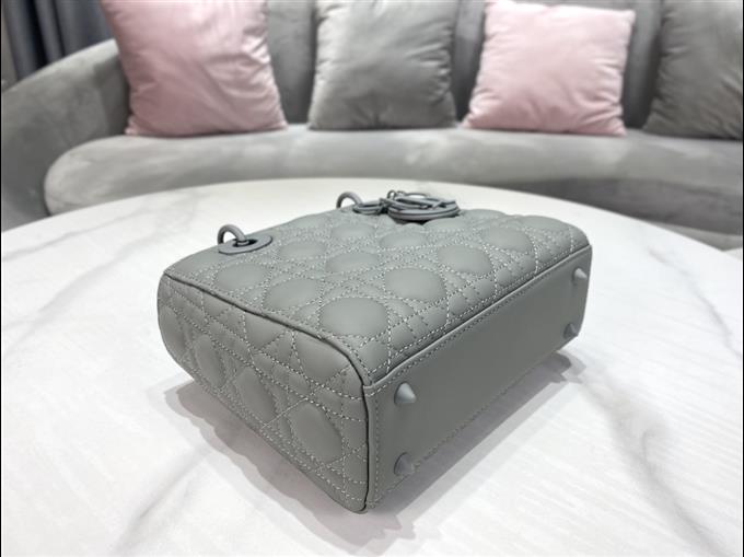 2025228Y700P211723126