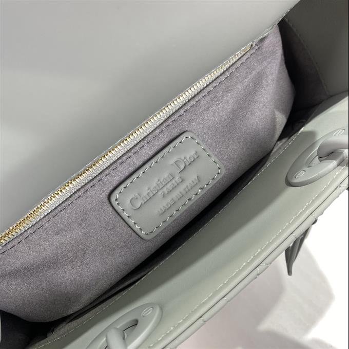 2025228Y700P211723158