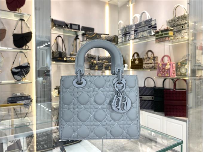 2025228Y700P211723173