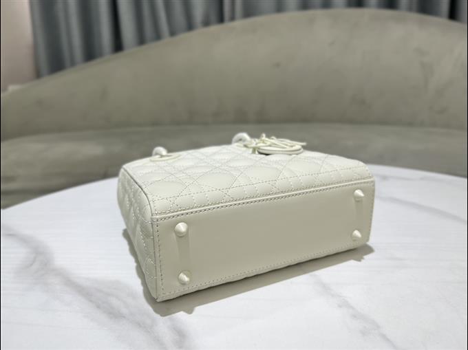 2025228Y700P211723283