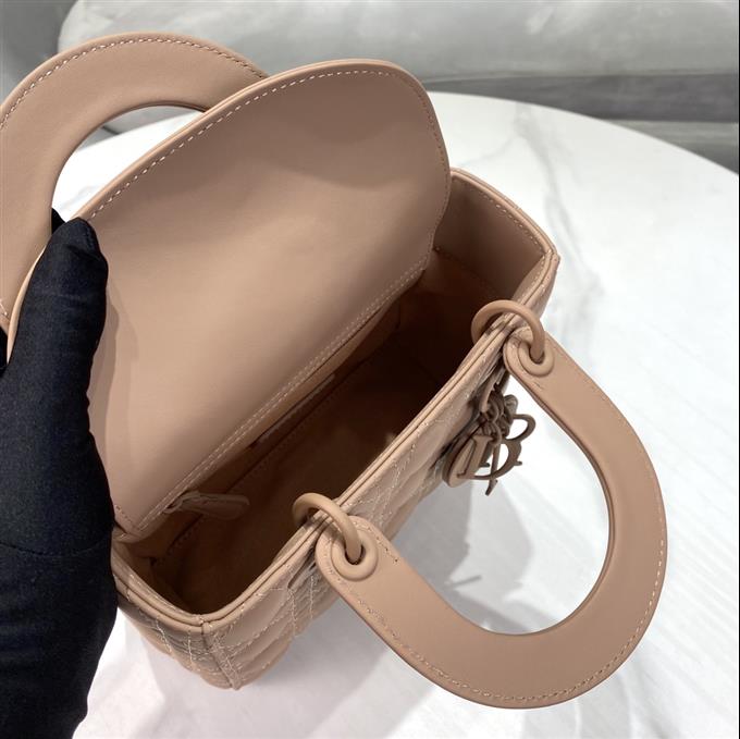 2025228Y700P211723424