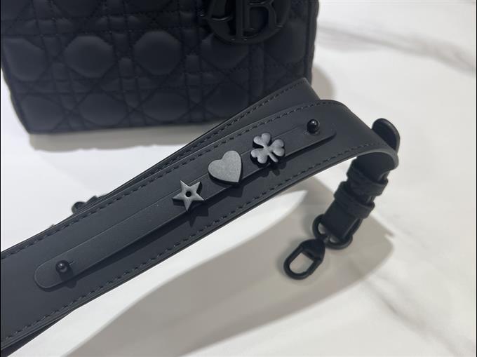 2025228Y700P211723518