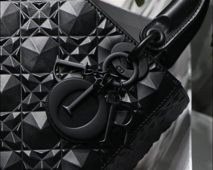 2025228Y700P222459140