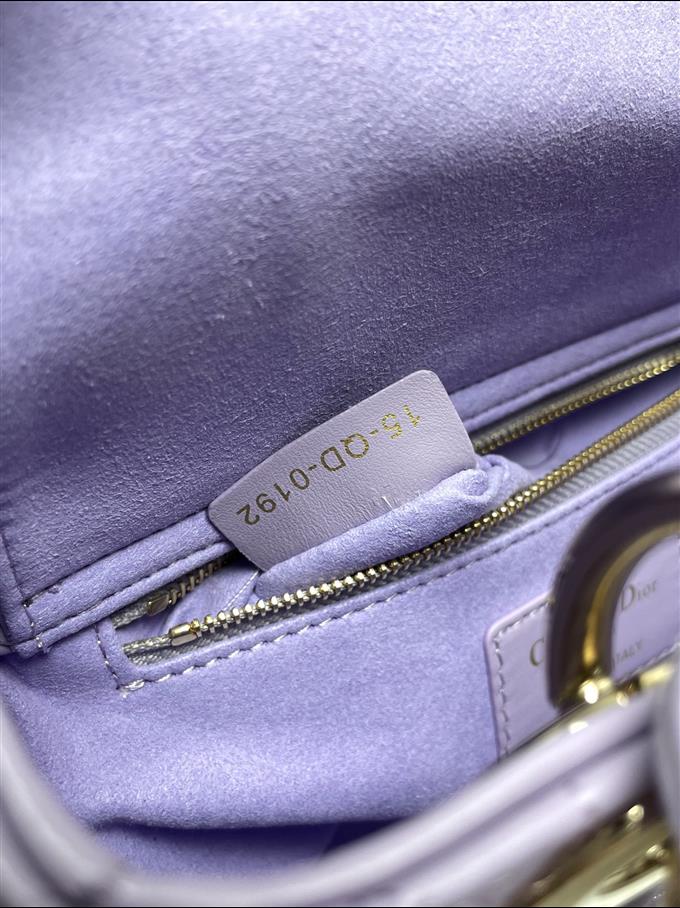 2025228Y750P211614594