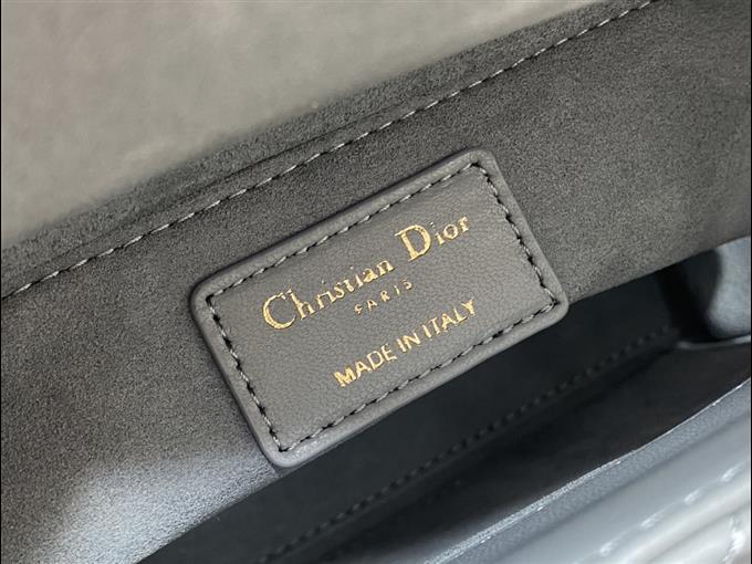 2025228Y750P211615746