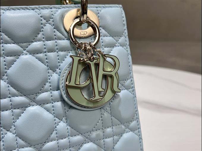 2025228Y750P21161599