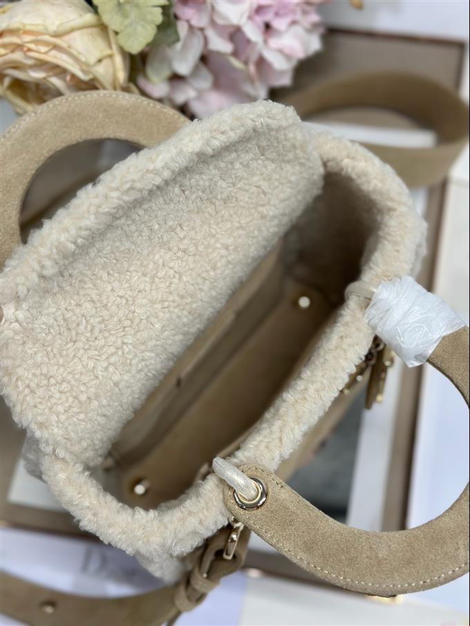 2025228Y900P211616281