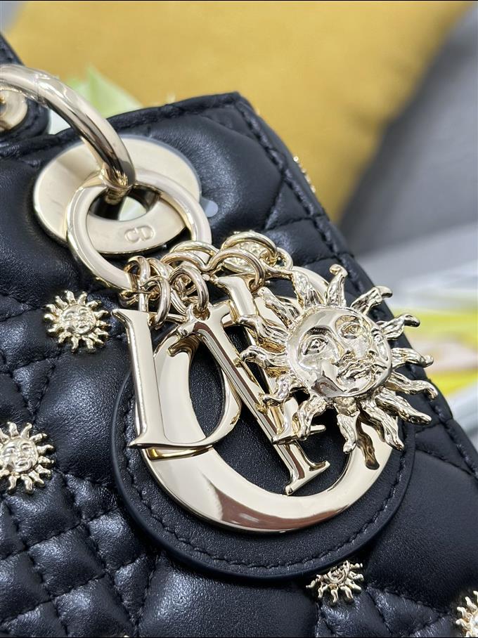 2025228Y920P211616390