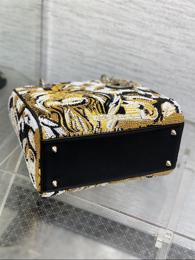 2025228Y1380P205715376