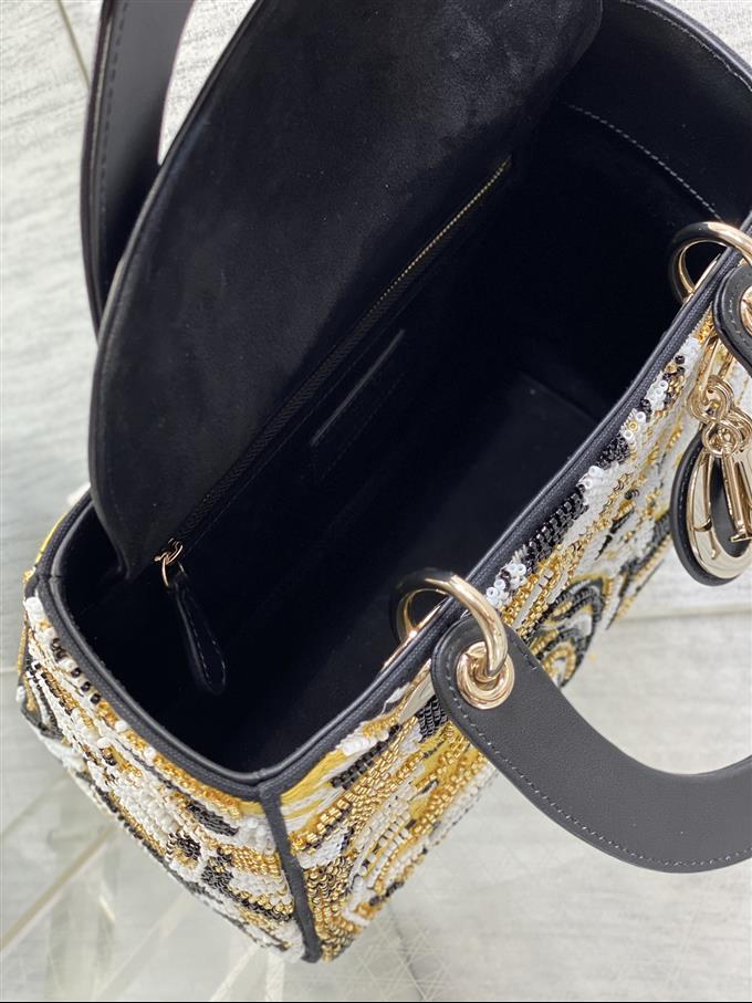 2025228Y1380P205715392