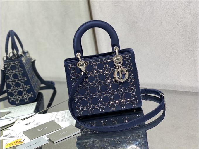 2025228Y550P211344790