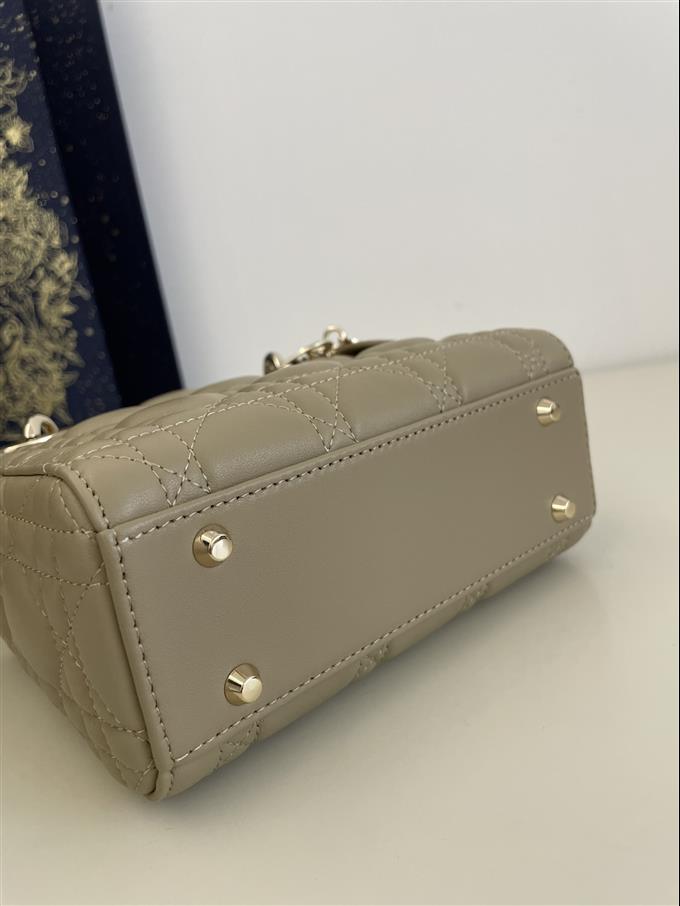 2025228Y600P22439584