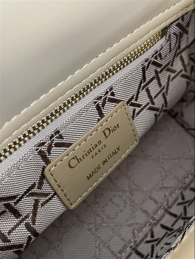 2025228Y600P22439616