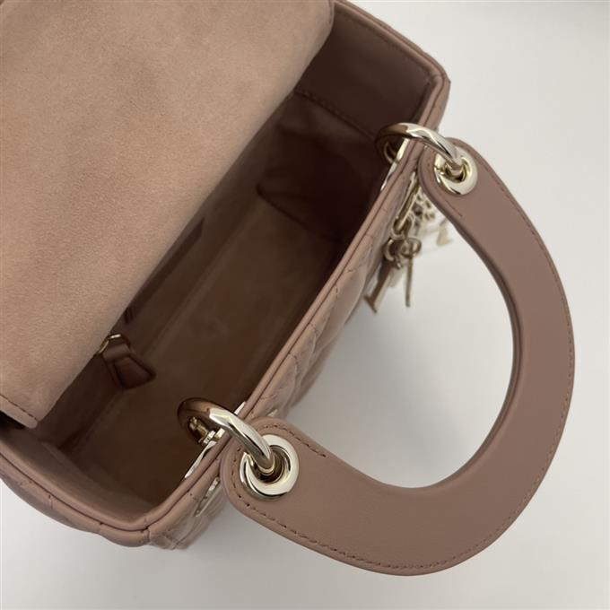 2025228Y600P22440605