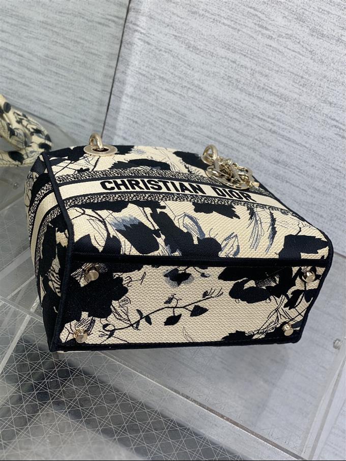 2025228Y620P211345164