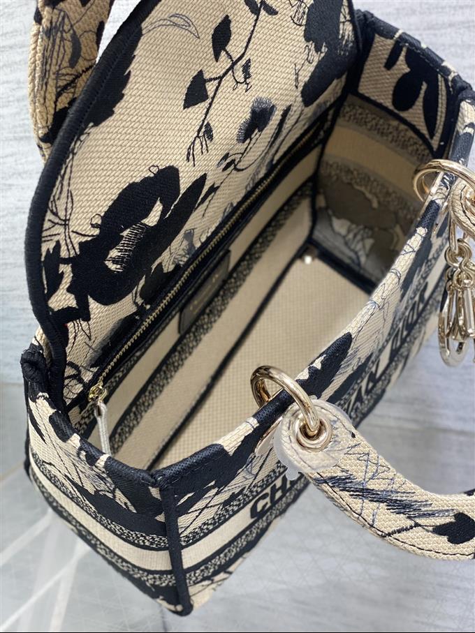 2025228Y620P211345180