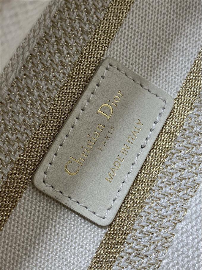 2025228Y620P21134555