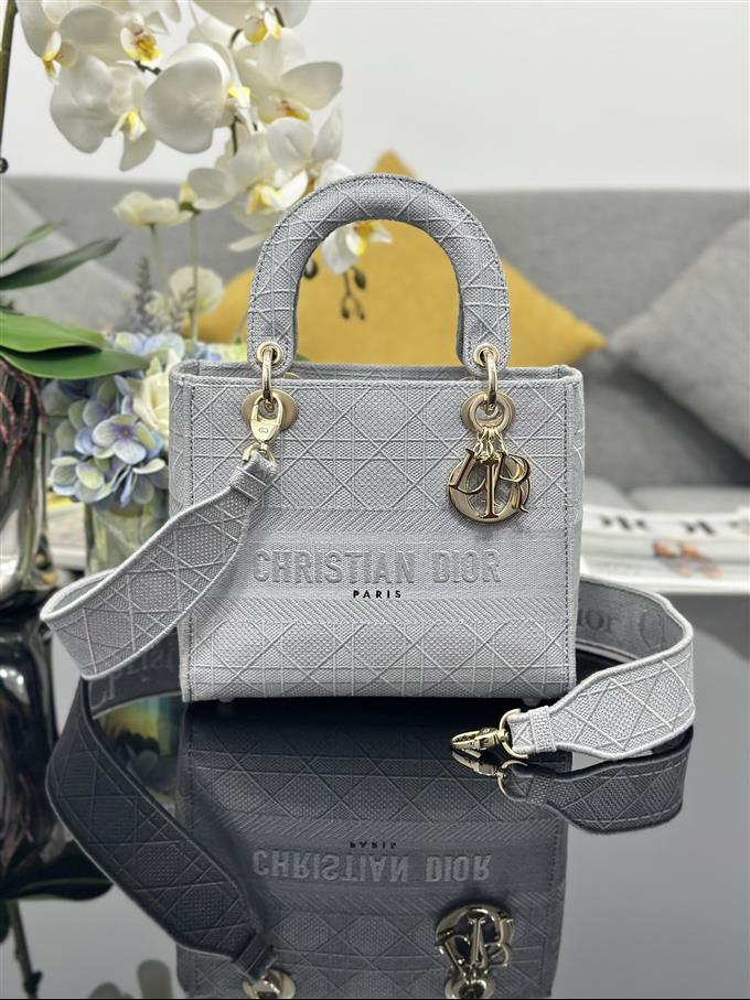 2025228Y620P211356830