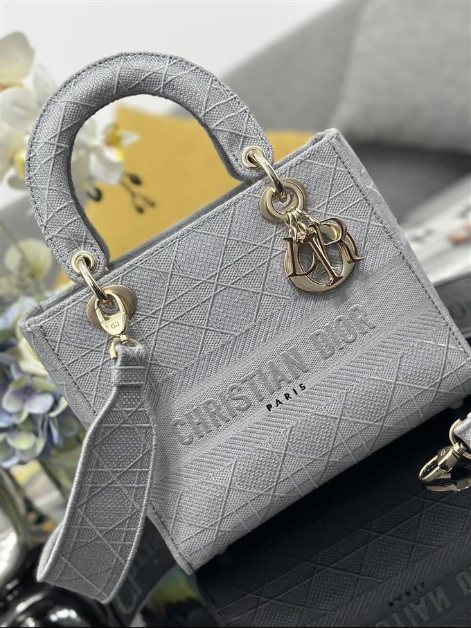 2025228Y620P211356894