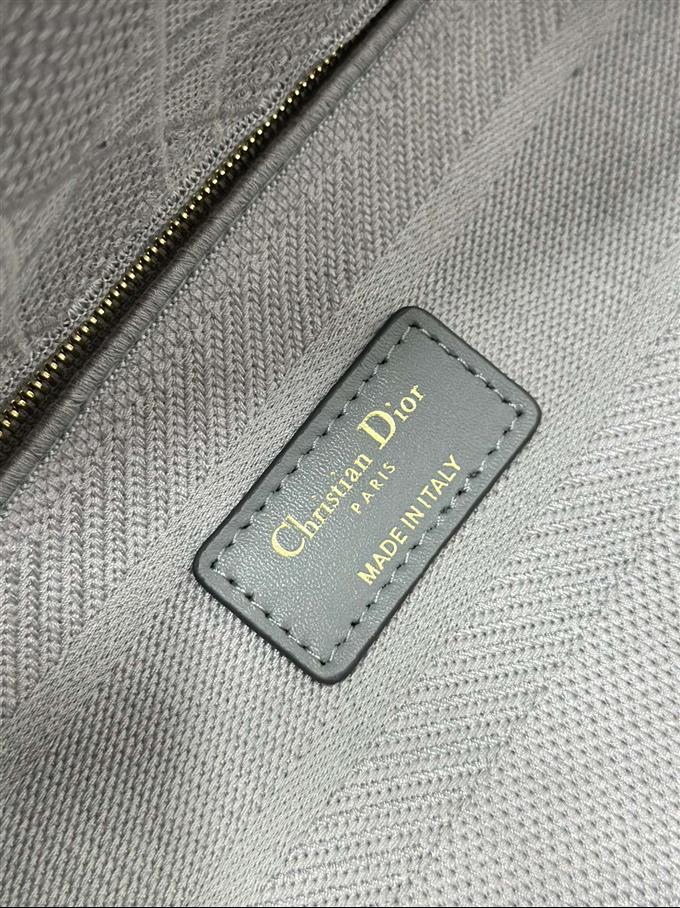 2025228Y620P211356957