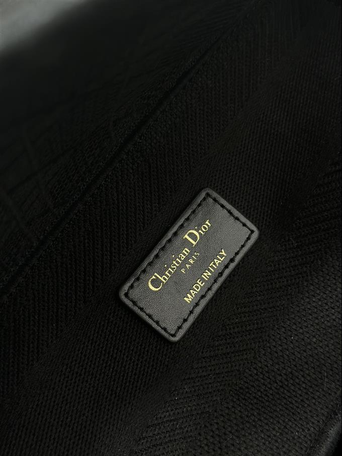 2025228Y620P211357242