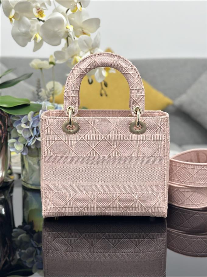 2025228Y620P211357273