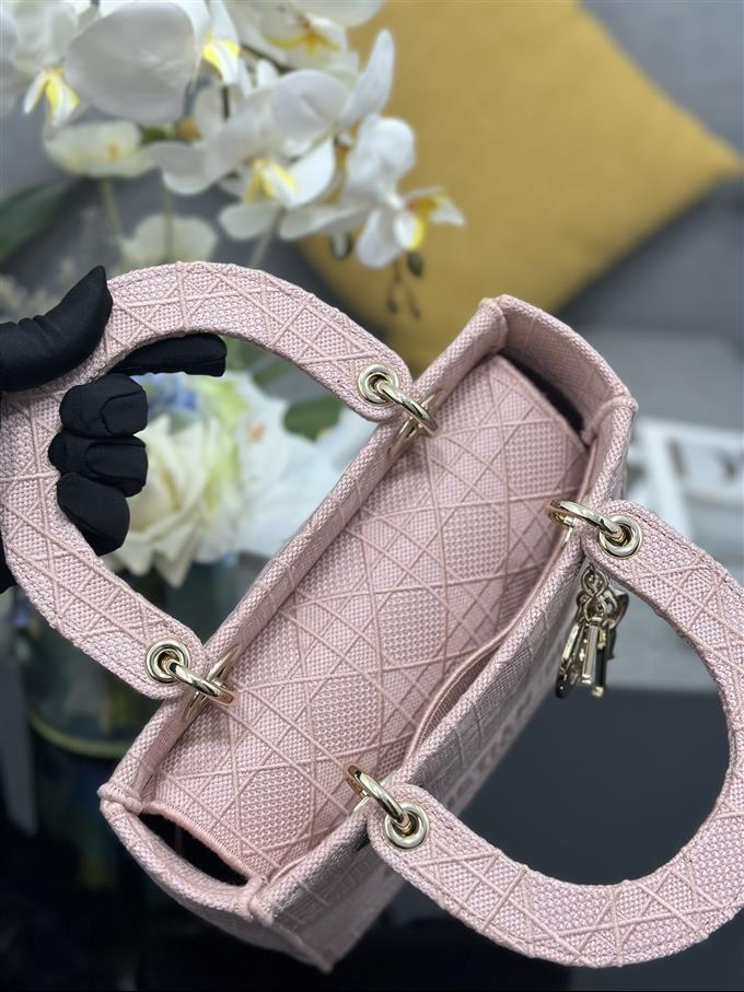 2025228Y620P211357351