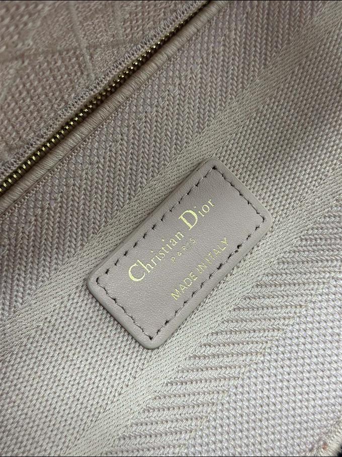 2025228Y620P211357381