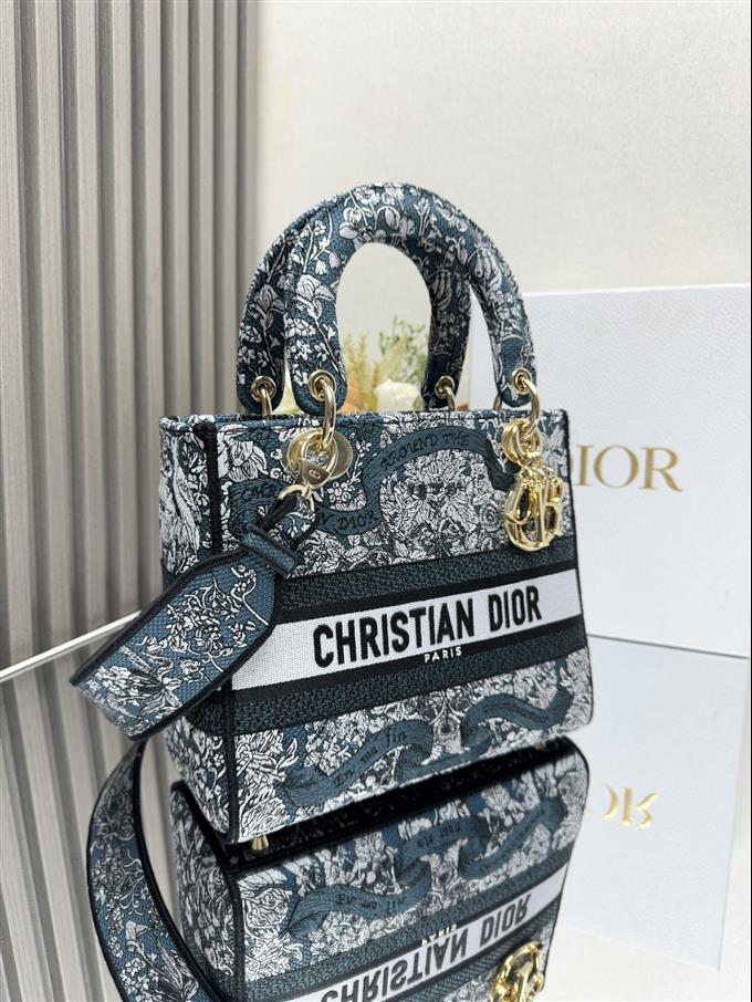 2025228Y650P205716749