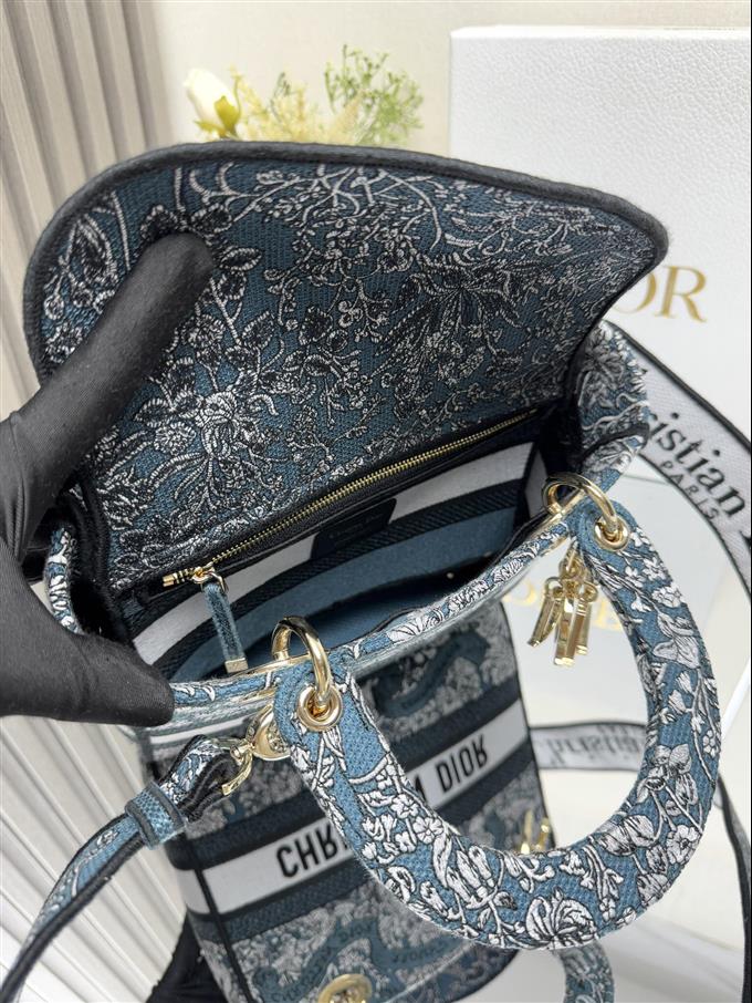 2025228Y650P205716827