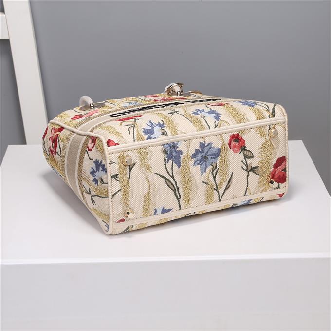 2025228Y650P205717740