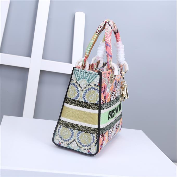 2025228Y650P205717929