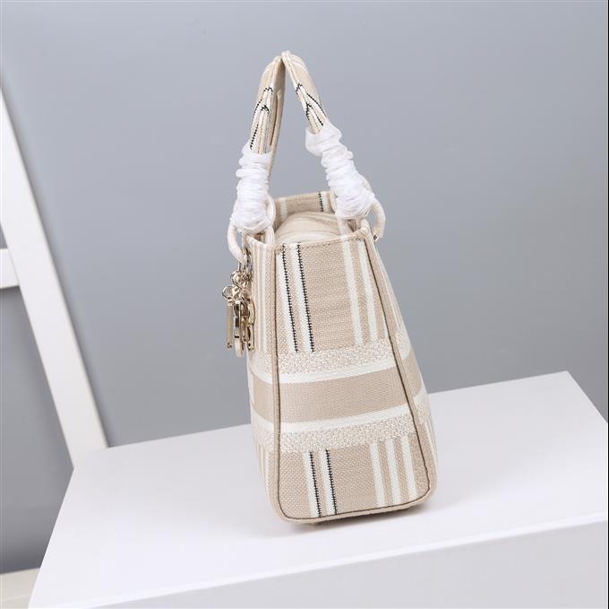 2025228Y650P205718134